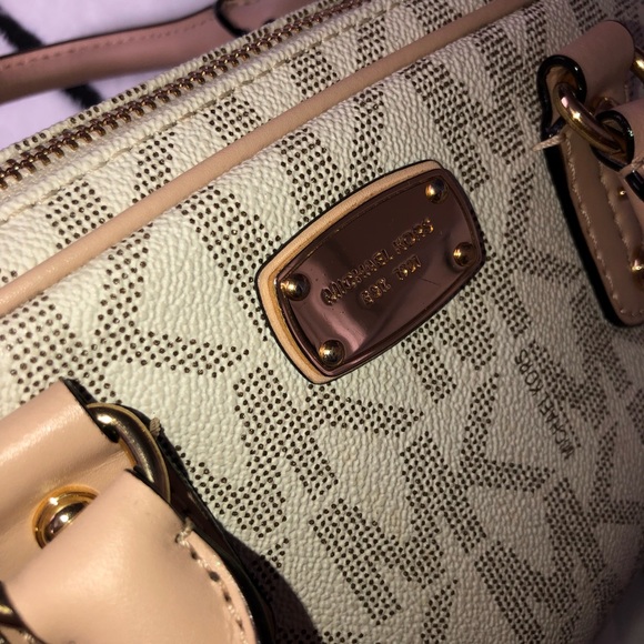 Michael Kors purse - Picture 3 of 8